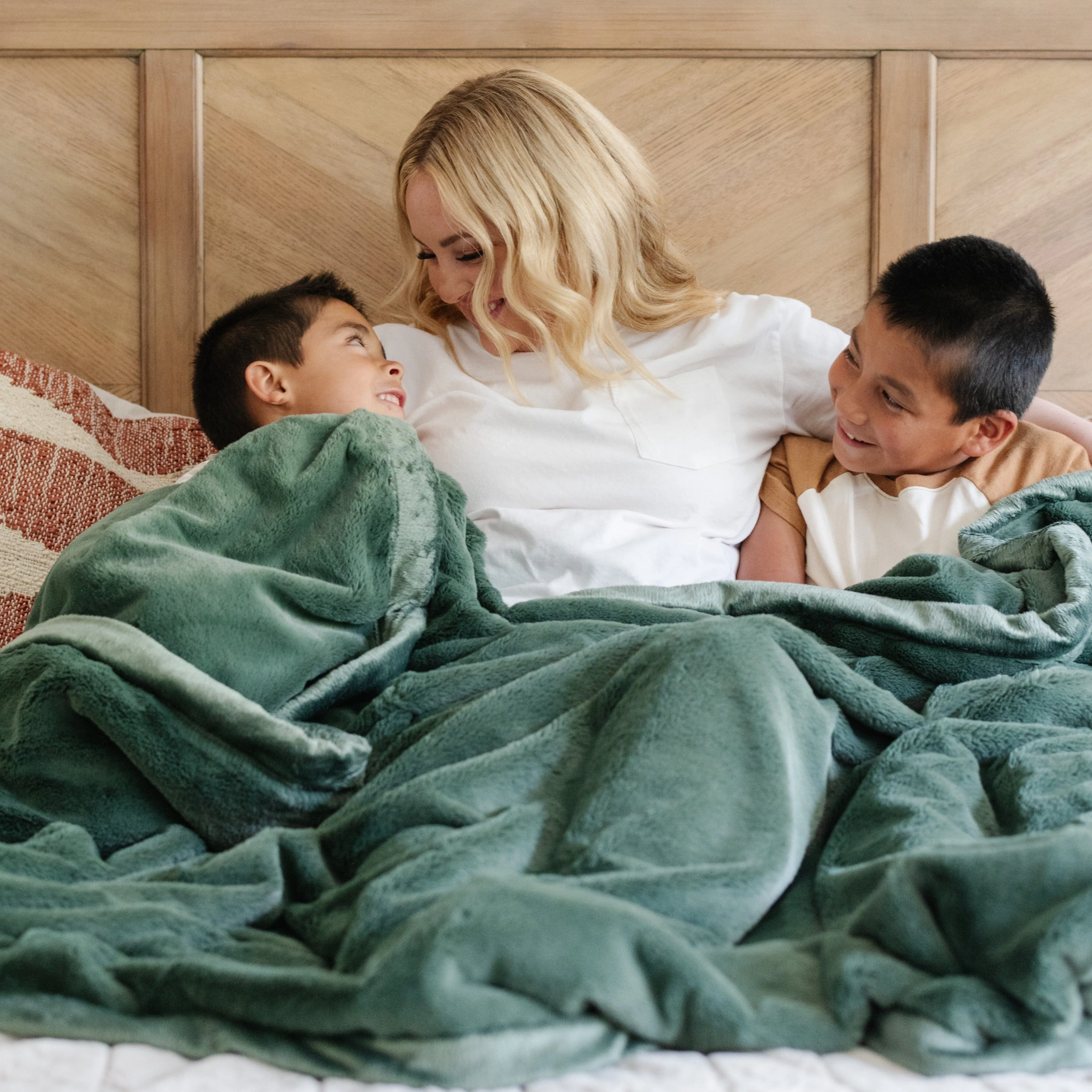 LUSH XL BLANKETS